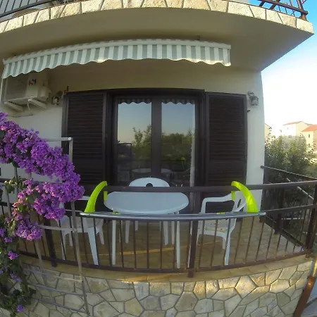 Ferienhaus-nina Apartamento